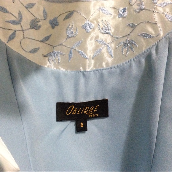 đź’–Stunning Oblique Petite satin embroidered formal dress - Picture 11 of 11